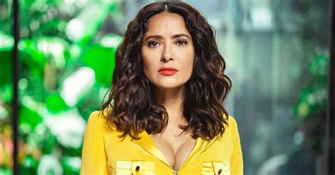 busty salma hayek|Hatte Salma Hayek eine Brust